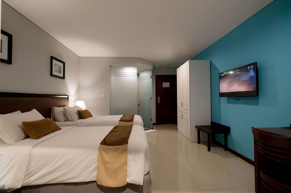 Kutabex Beachfront Hotel Kuta Lombok Exterior foto